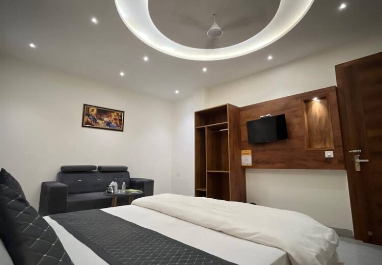 WhatsApp Image 2025-12-06 at 13.30.42 (1)