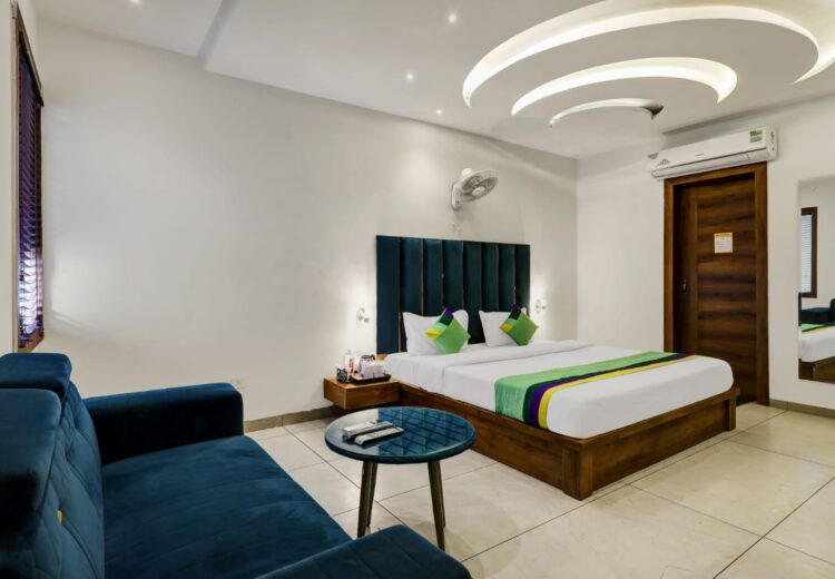 WhatsApp Image 2025-12-06 at 13.30.43 (2)